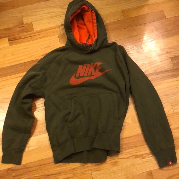 orange nike sweatshirt womens